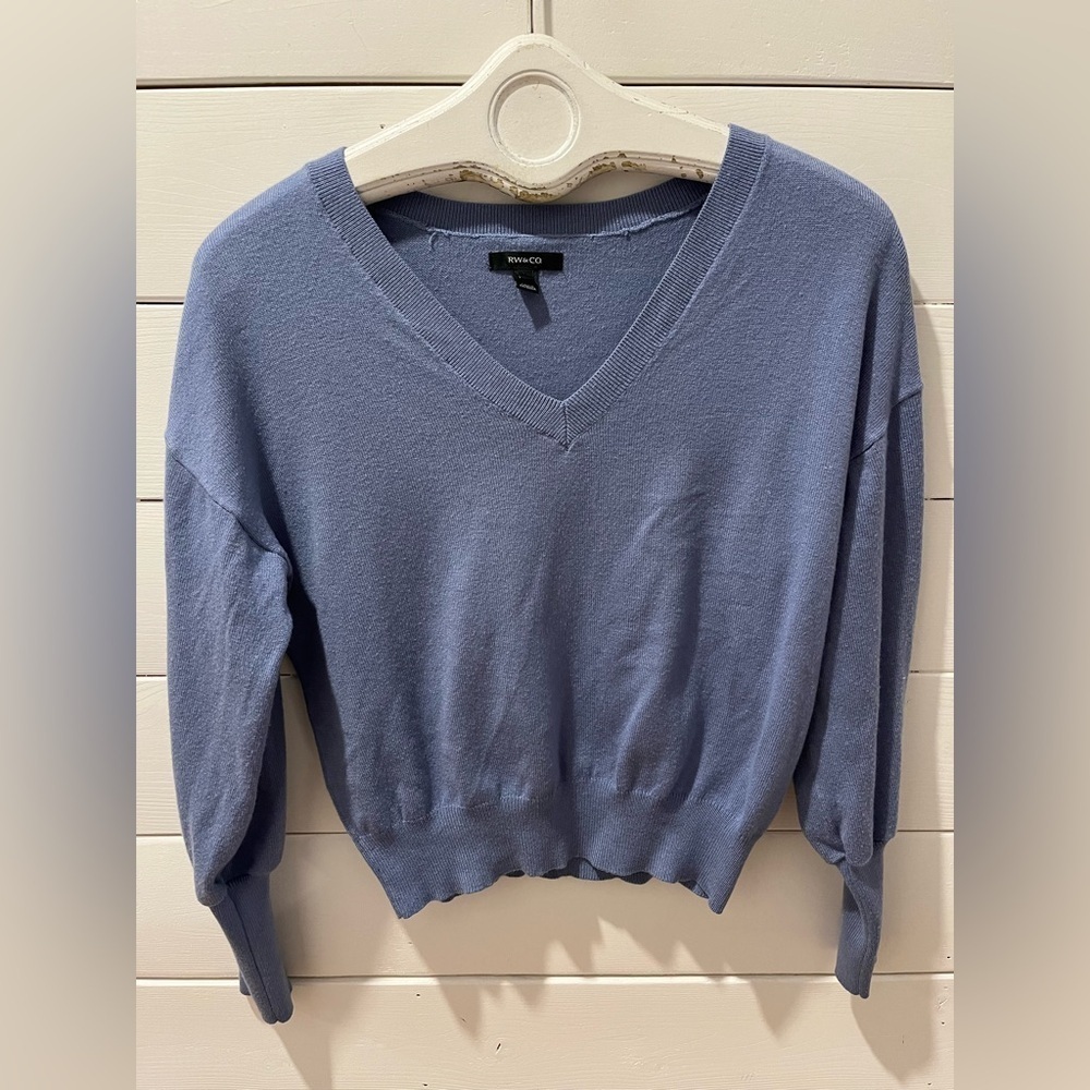 RW&CO blue v neck sweater size M - Picture 2 of 10